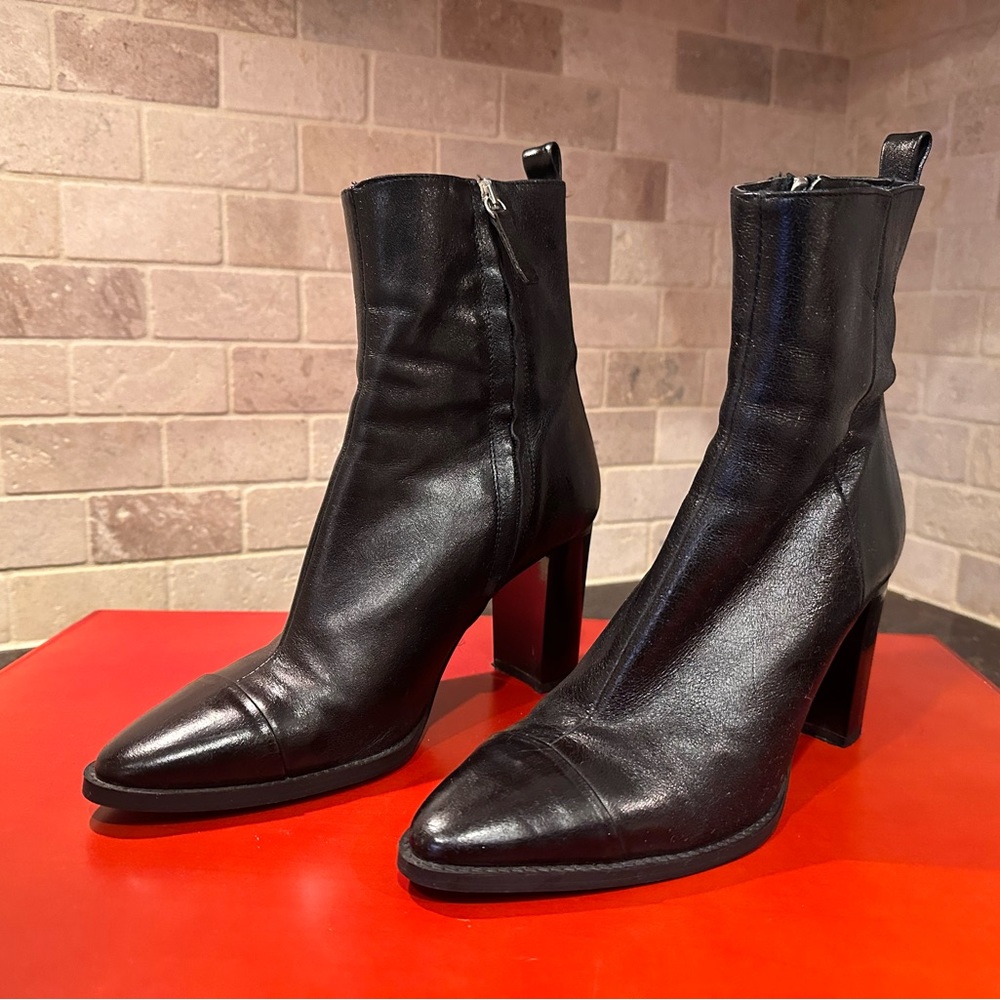 Black heel boots !